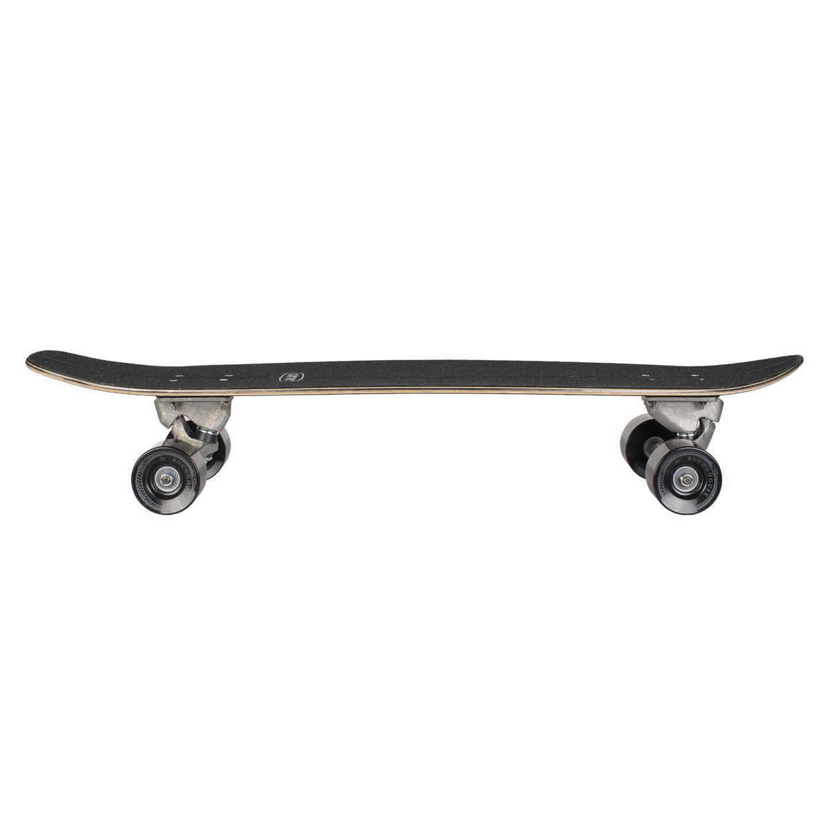 Carver Black Tip Carbon Fiber CX im Profil mit Trucks und Roundhouse-Mag-Rädern