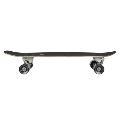 Carver Black Tip Carbon Fiber CX im Profil mit Trucks und Roundhouse-Mag-Rädern