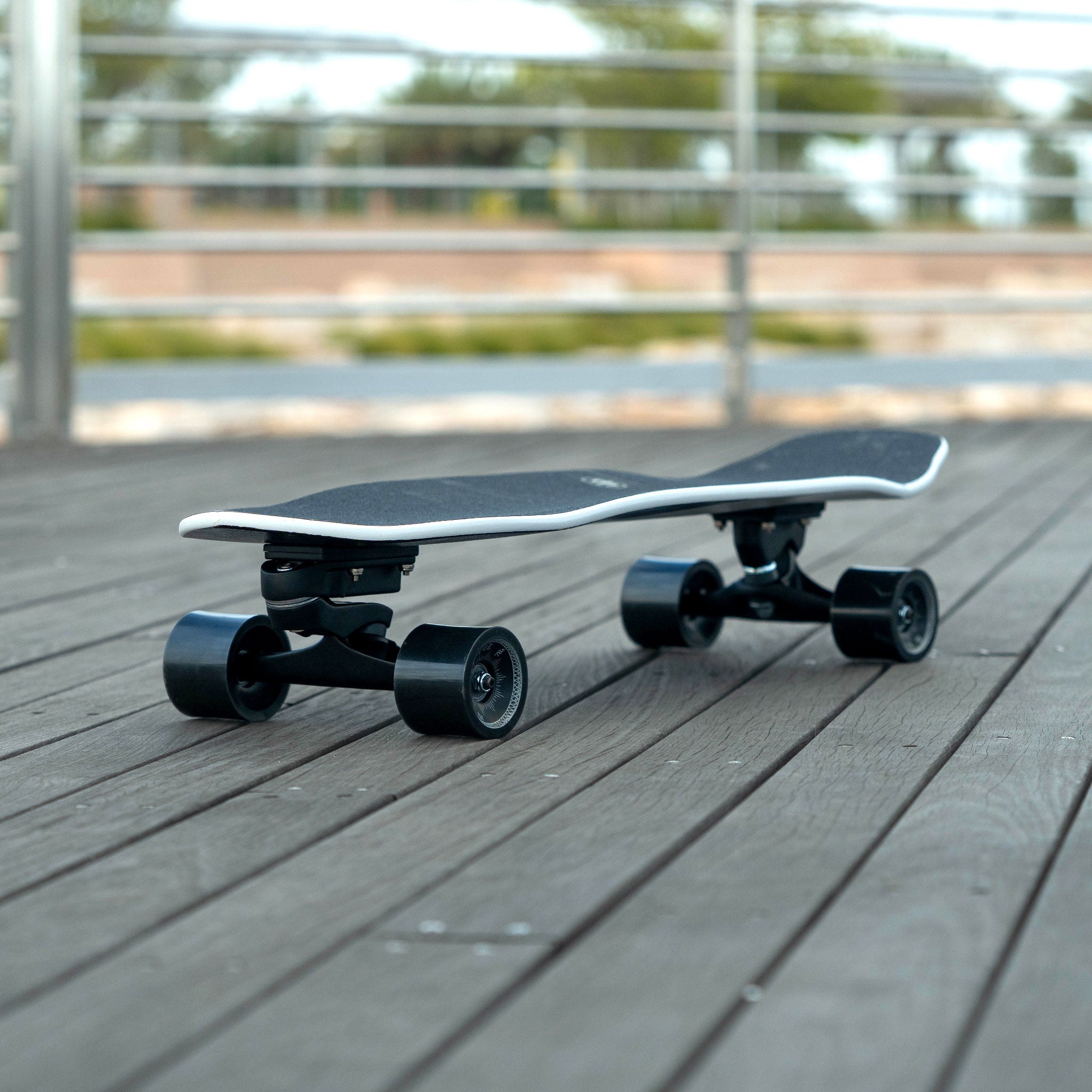 Carver Black Tip V2 surfskate – CX or C7 trucks – Carver Europe