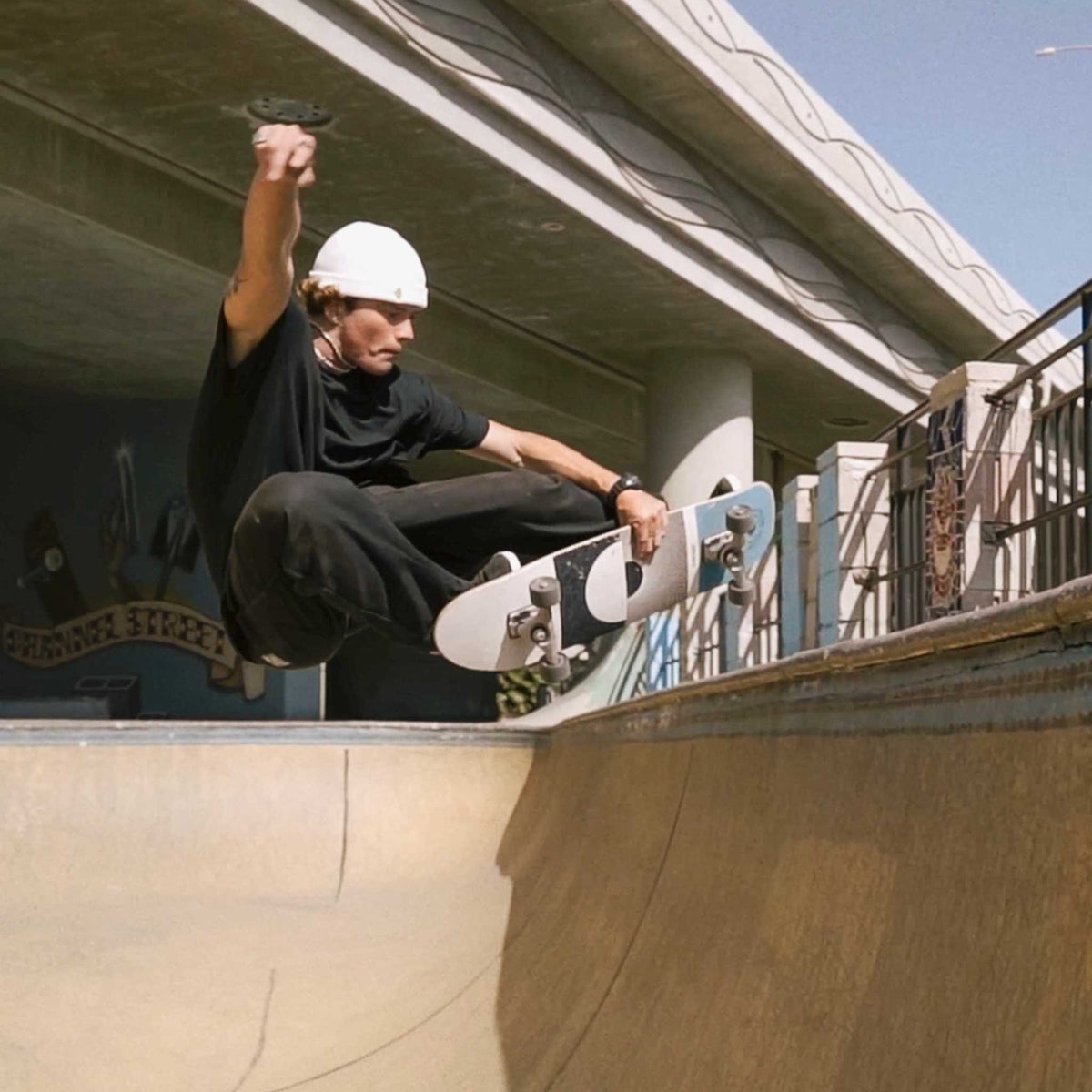Trucks Carver C5 Hollow montés sur un plateau standard