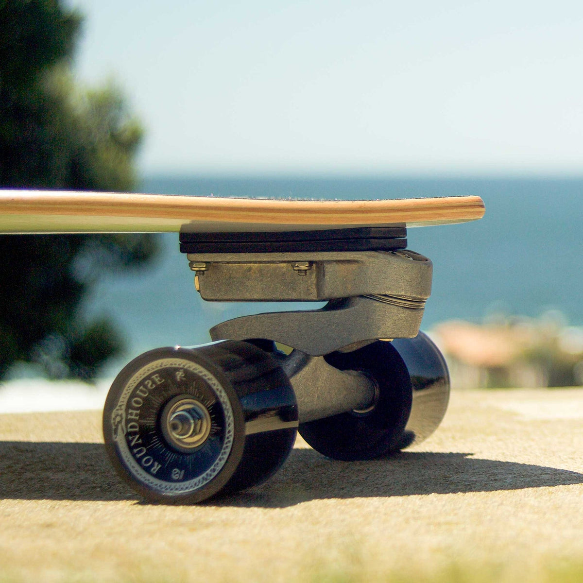 Trucks Carver C7 : bras oscillant et pivot réglables indépendamment