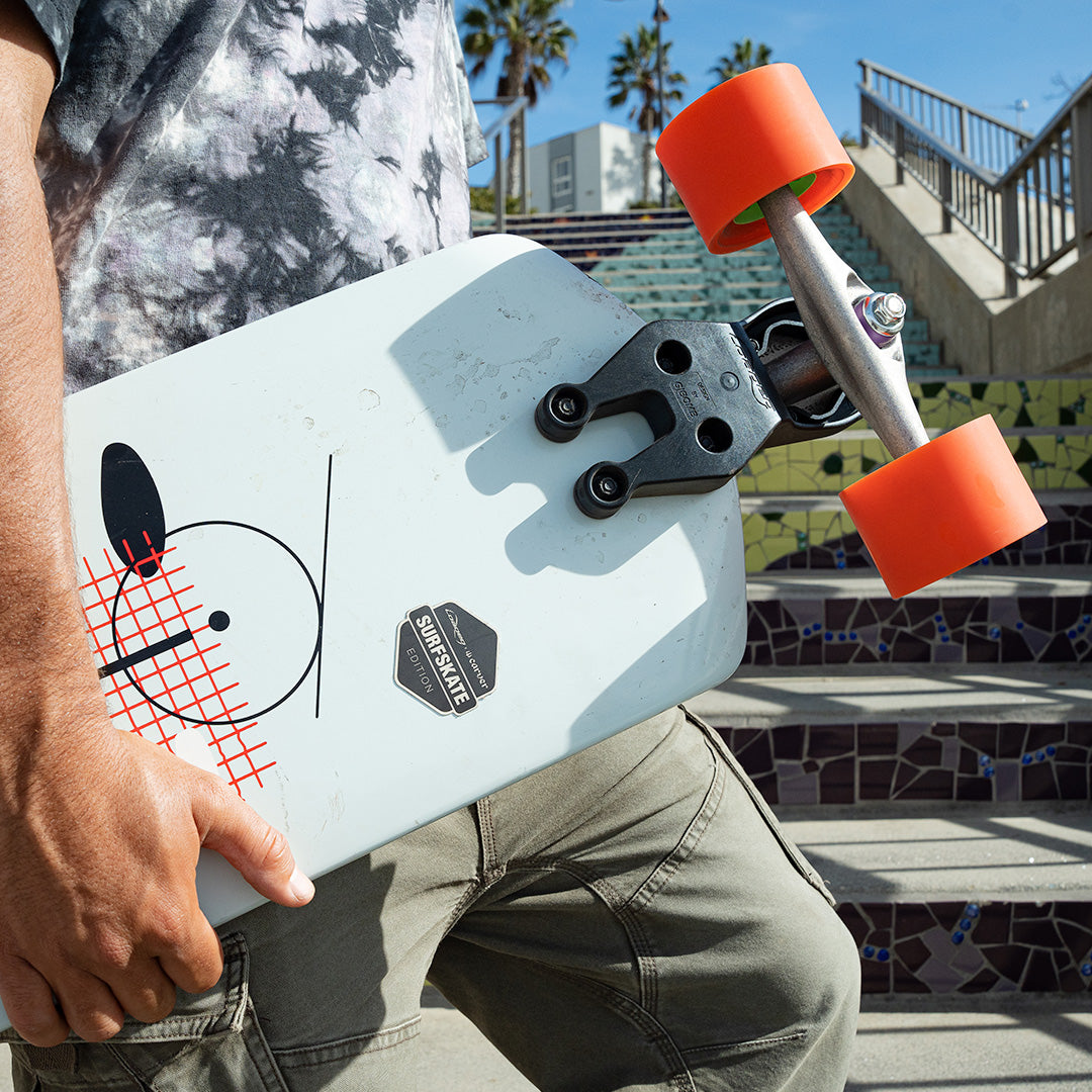 Surfskate Loaded Fathom Tangent en action