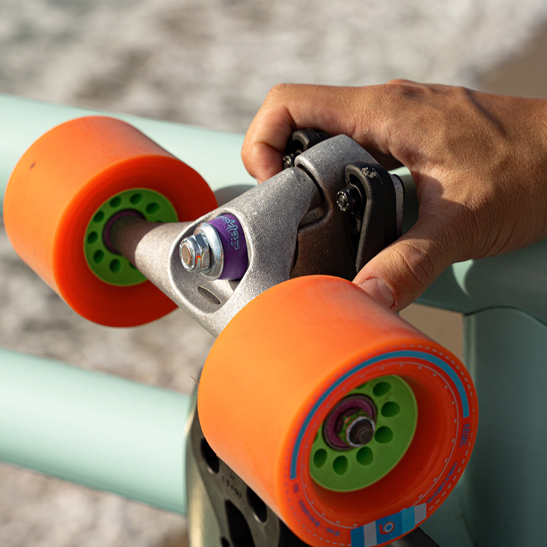 Surfskate Loaded Fathom Tangent en action