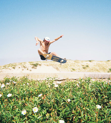 Alexis Goyé, rider de la team Carver Europe, surfskateur basé à Hossegor