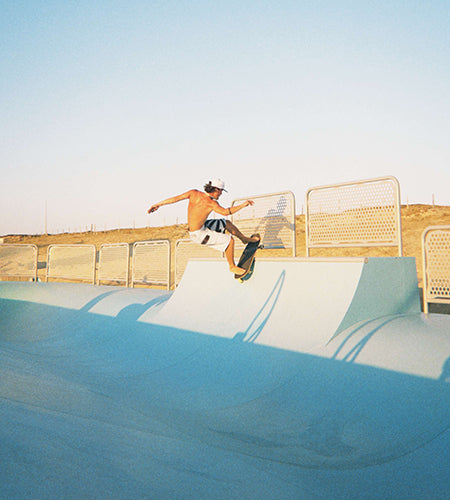 Alexis Goyé, rider de la team Carver Europe, surfskateur basé à Hossegor