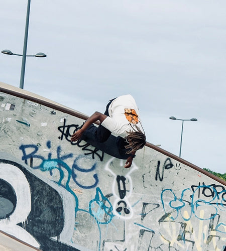 Fayed Nouvian, rider de la team Carver Europe, moniteur de surf originaire de Mayotte