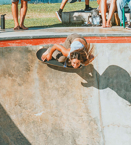 Helena Kazmierczak, rideuse de la team Carver Europe, skateuse à Barcelone