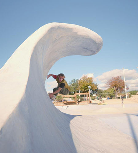 Matthieu Gallo, rider de la team Carver Europe, surfskateur à Saint-Cyr-sur-Mer