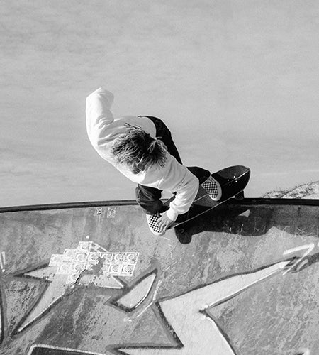 Théo Crouet, rider de la team Carver Europe, surfeur et surfskateur à Hossegor